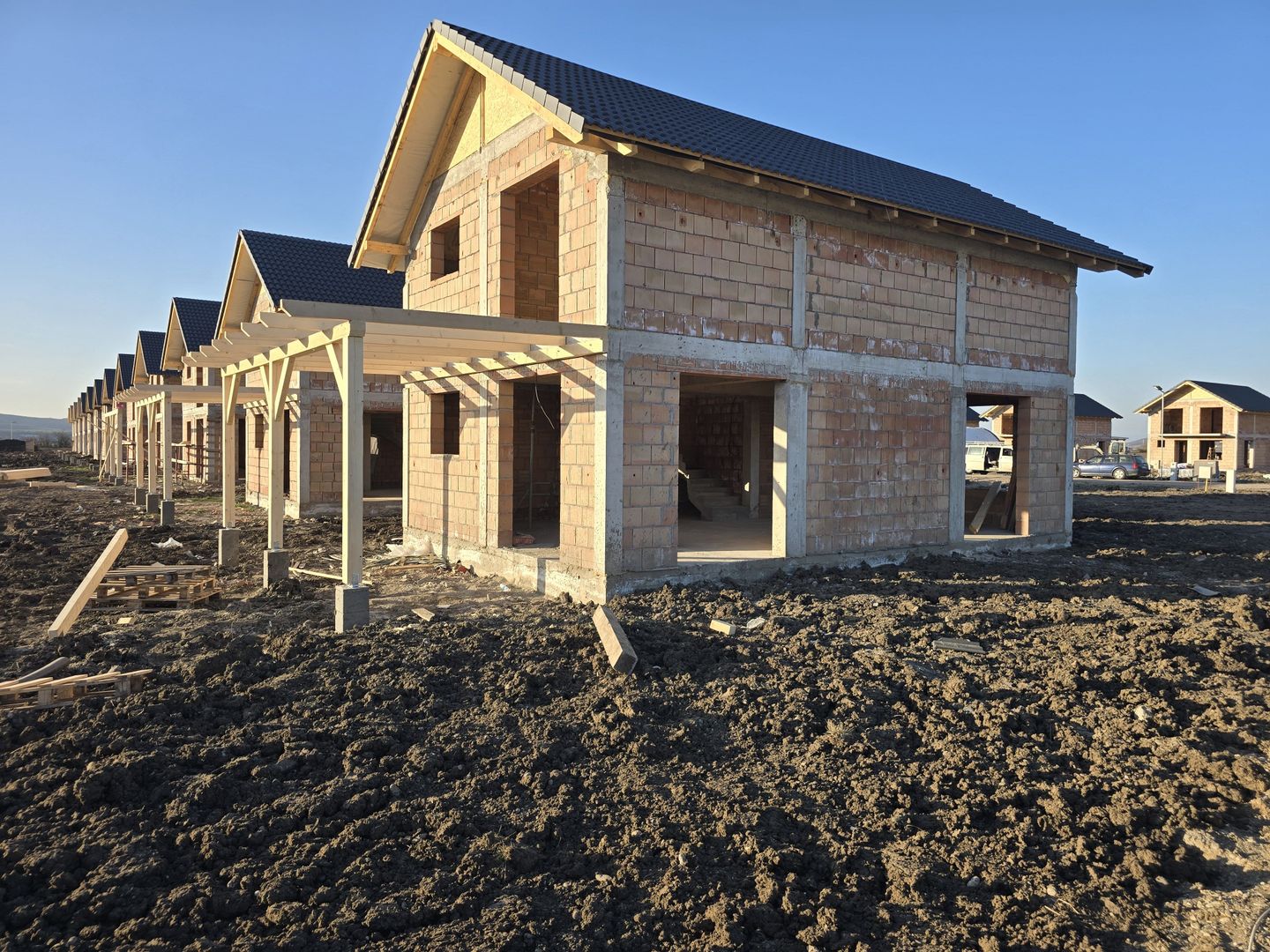Casa 4 camere la cheie,10 minute de spital 150mp,700mp teren - Poză 7