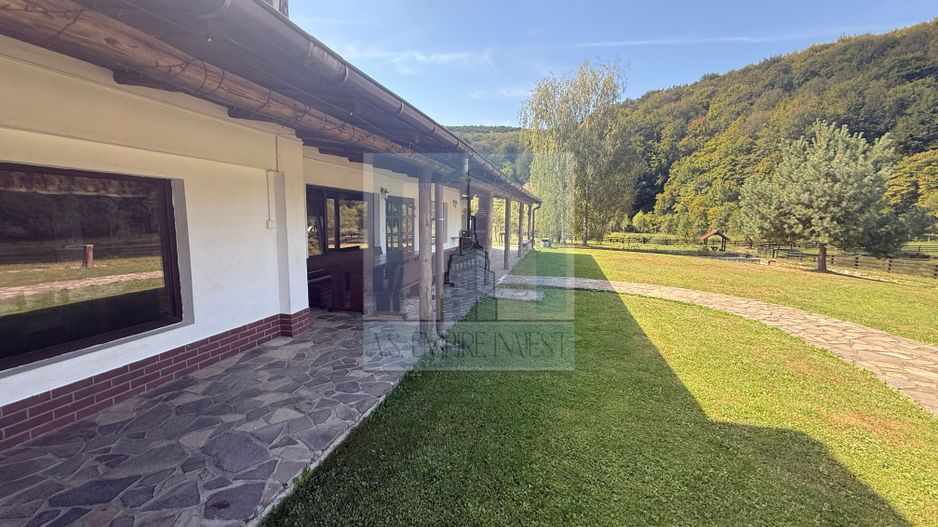Complex Turistic activ,  2 lacuri ,teren 16800 mp -zona Valea Dobârlău - Poză 3