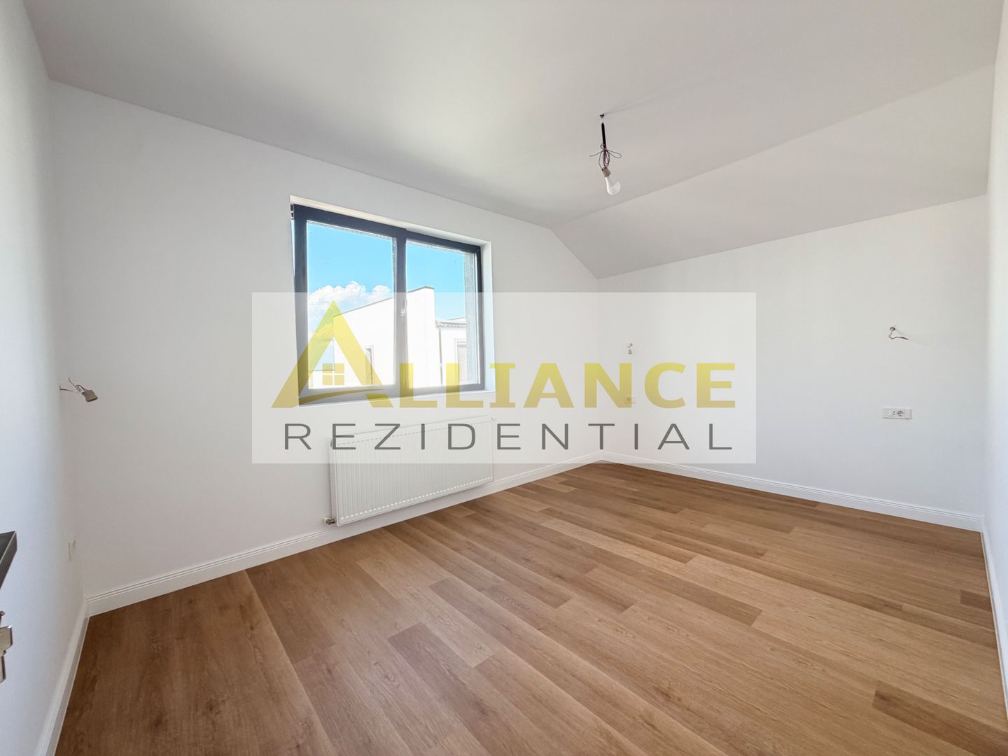 Casa P+M din caramida | Teren 280 mp | Incalzire in pardoseala si Tri - Poză 6
