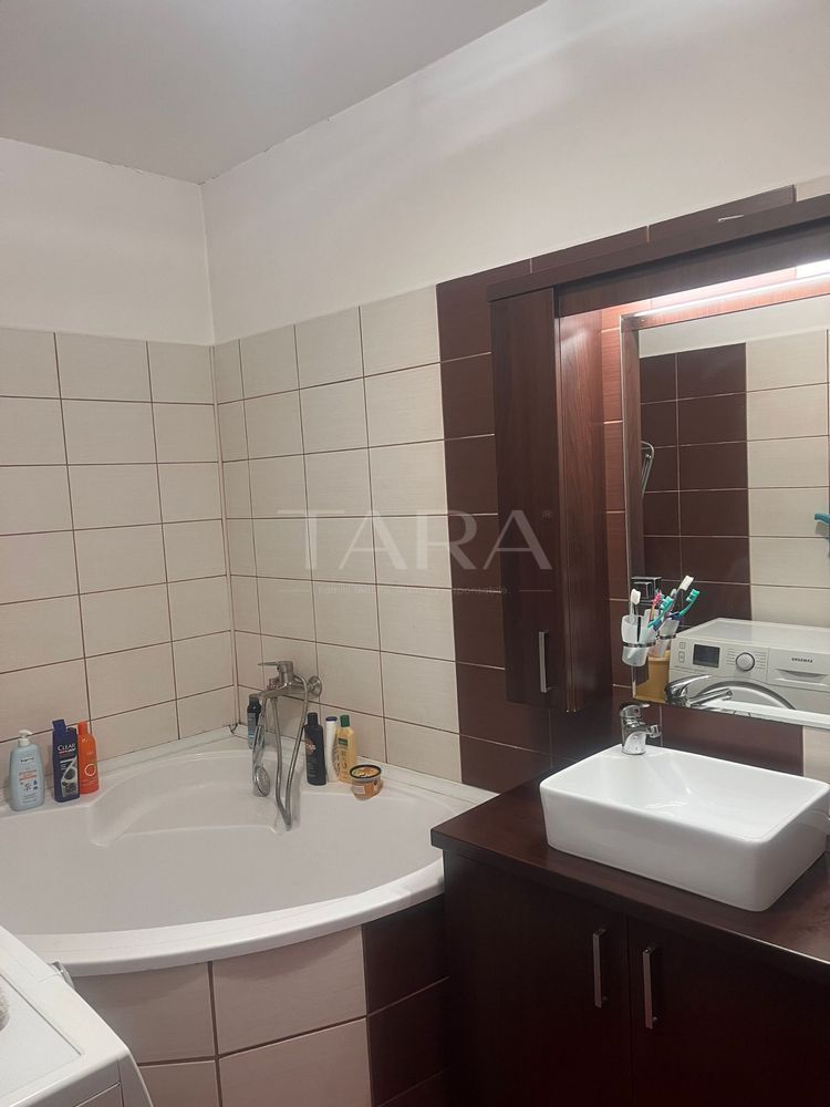 Oferim de vanzare apartament  camere Floresti - Poză 5