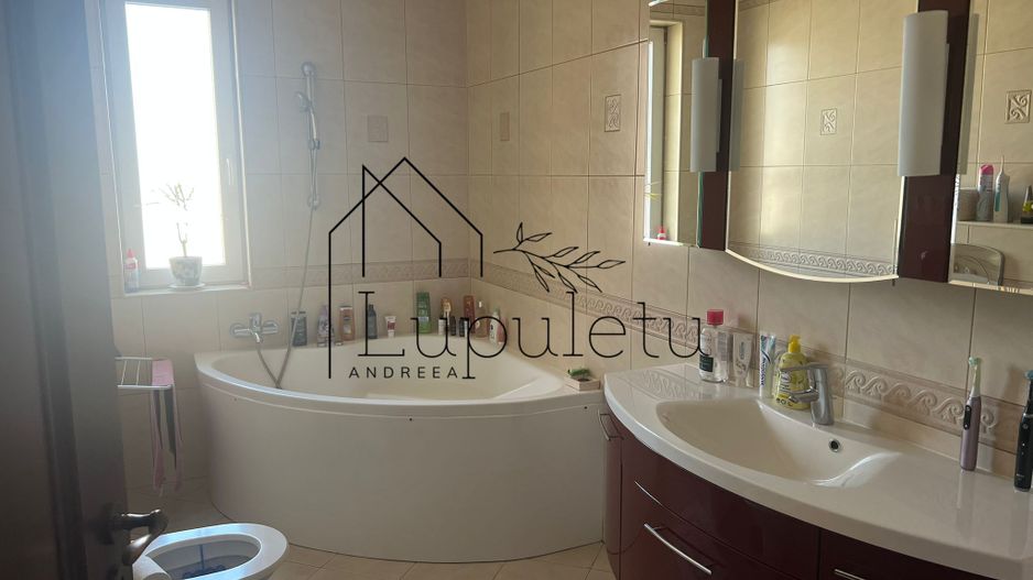 Casa de Vanzare Rasinari | 6 Camere | 200 MPU | Teren 979 MP | - Poză 11