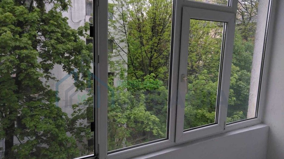 Apartament 3 camere, semidecomandat, în zona Podul de Piatra, Iași - Poză 1