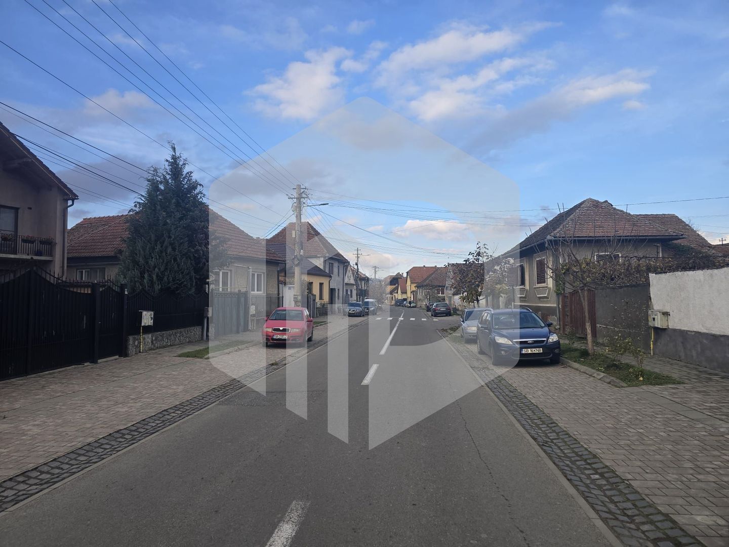 Casa 3 camere 1200 teren Avrig - Poză 1