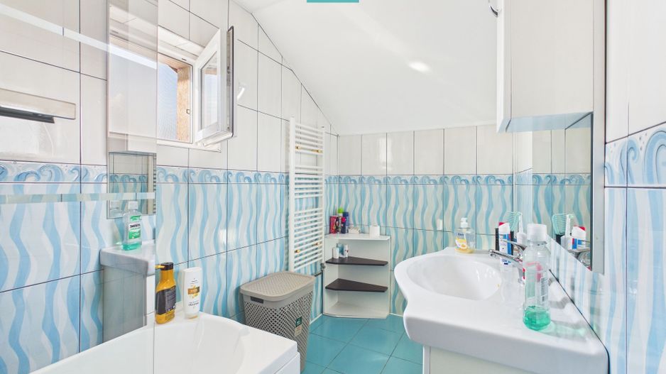 Casă individuală 8 camere - Dudeștii Noi - Poză 18