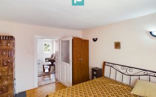 Casă cu 7 camere și 2 băi in Grădiște - Poză 13