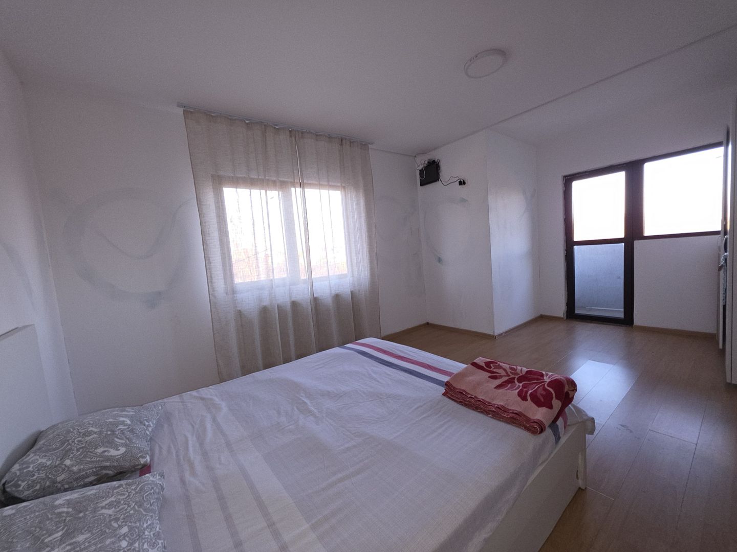 Vila individuala 4 camere! Stefanestii de jos I str Bisericii - Poză 9