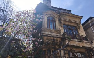 Casă cu farmec istoric în zonă protejată Rosetti, ideală pentru restaurare - Poză 1
