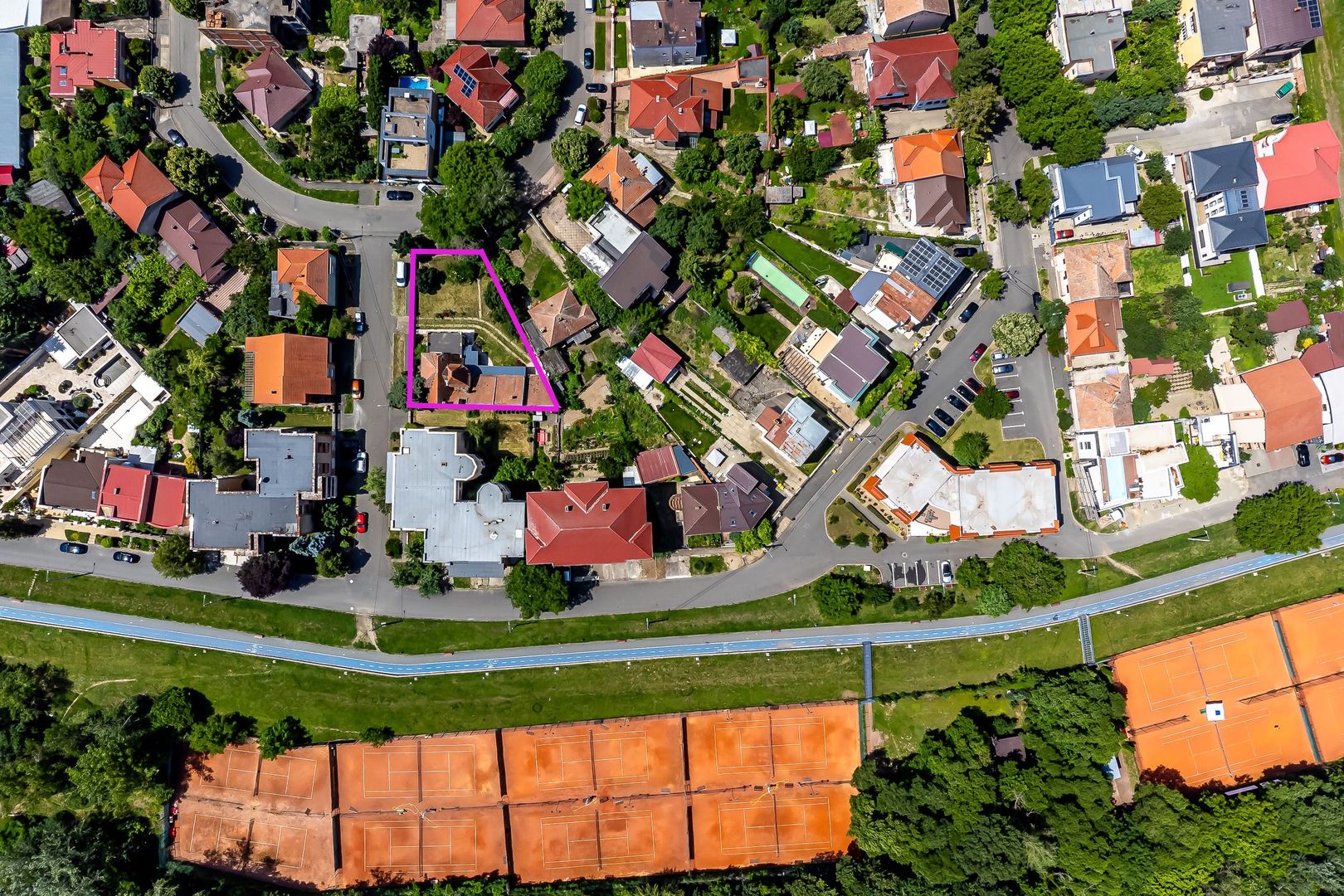 Proprietate cu teren generos în cea mai râvnită zonă a Aradului - Poză 3