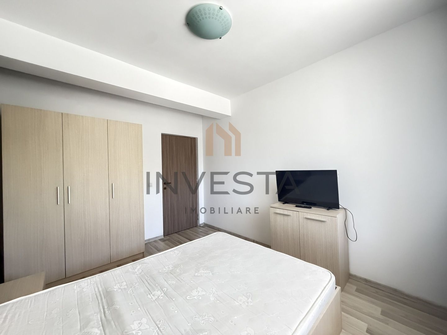 Apartament cu 2 camere de inchiriat si loc de parcare - Poză 6