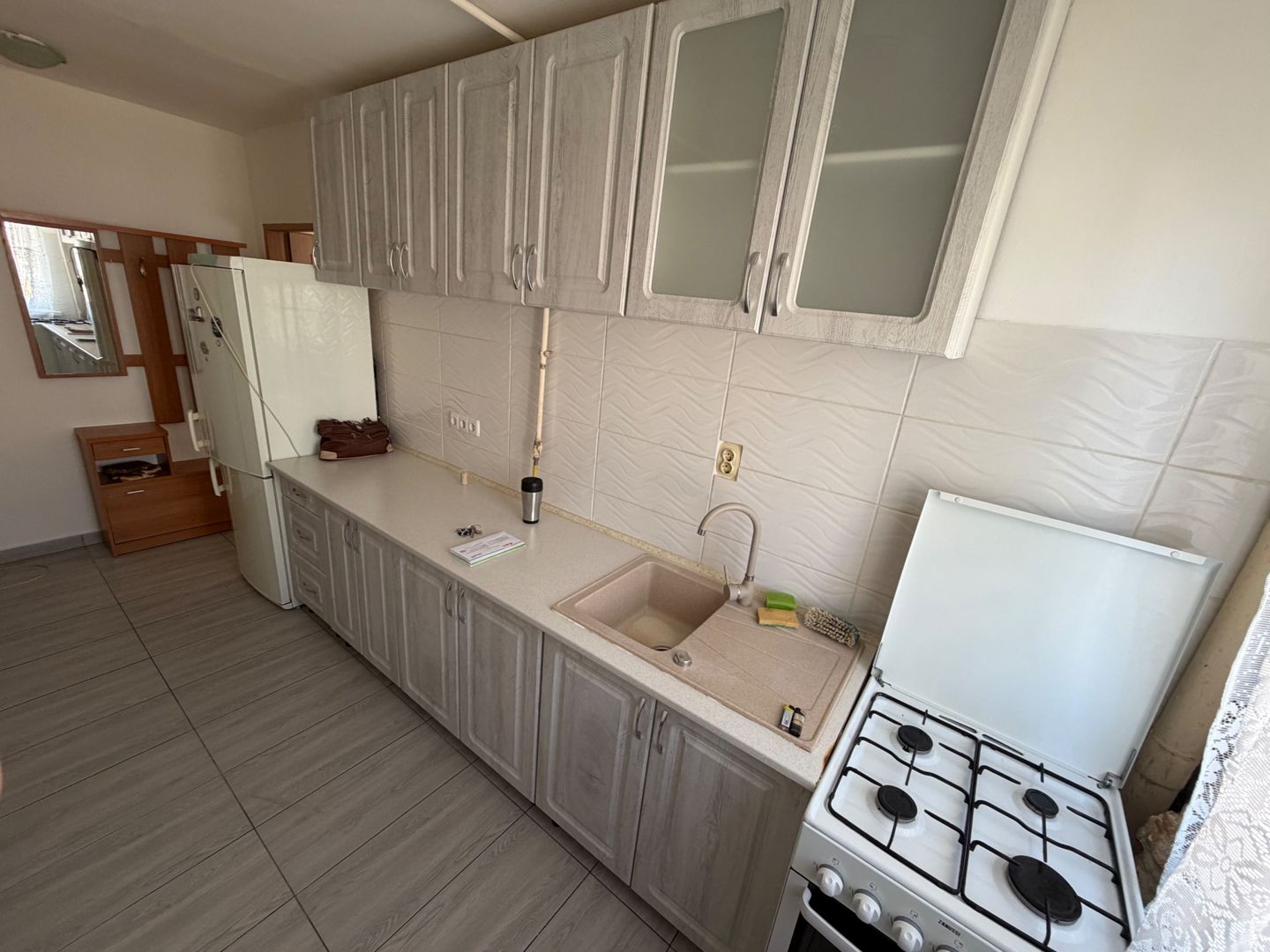 Apartament 3 camere de inchiriat, etaj 5 - zona Cetate - Poză 3