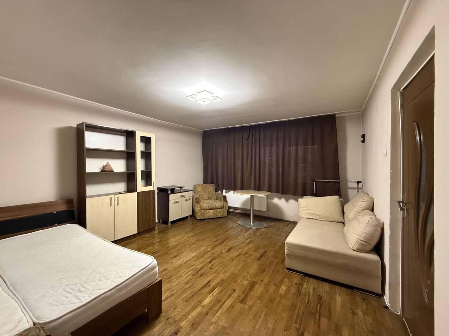 De vanzare Garsonieră decomandată - Piața Alba Iulia, Bucuresti - Poză 2