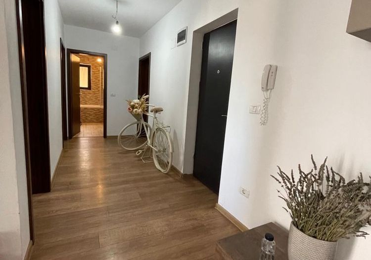 Giroc | 3 Camere | Curte închisă | Mobilat-Utilat | loc de Parcare - Poză 2