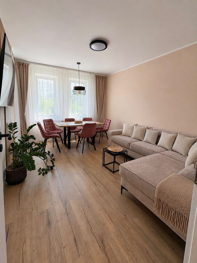 Apartament 62.7 mp utili, 2 bai, 2 balcoane si 2 locuri de parcare - Poză 2
