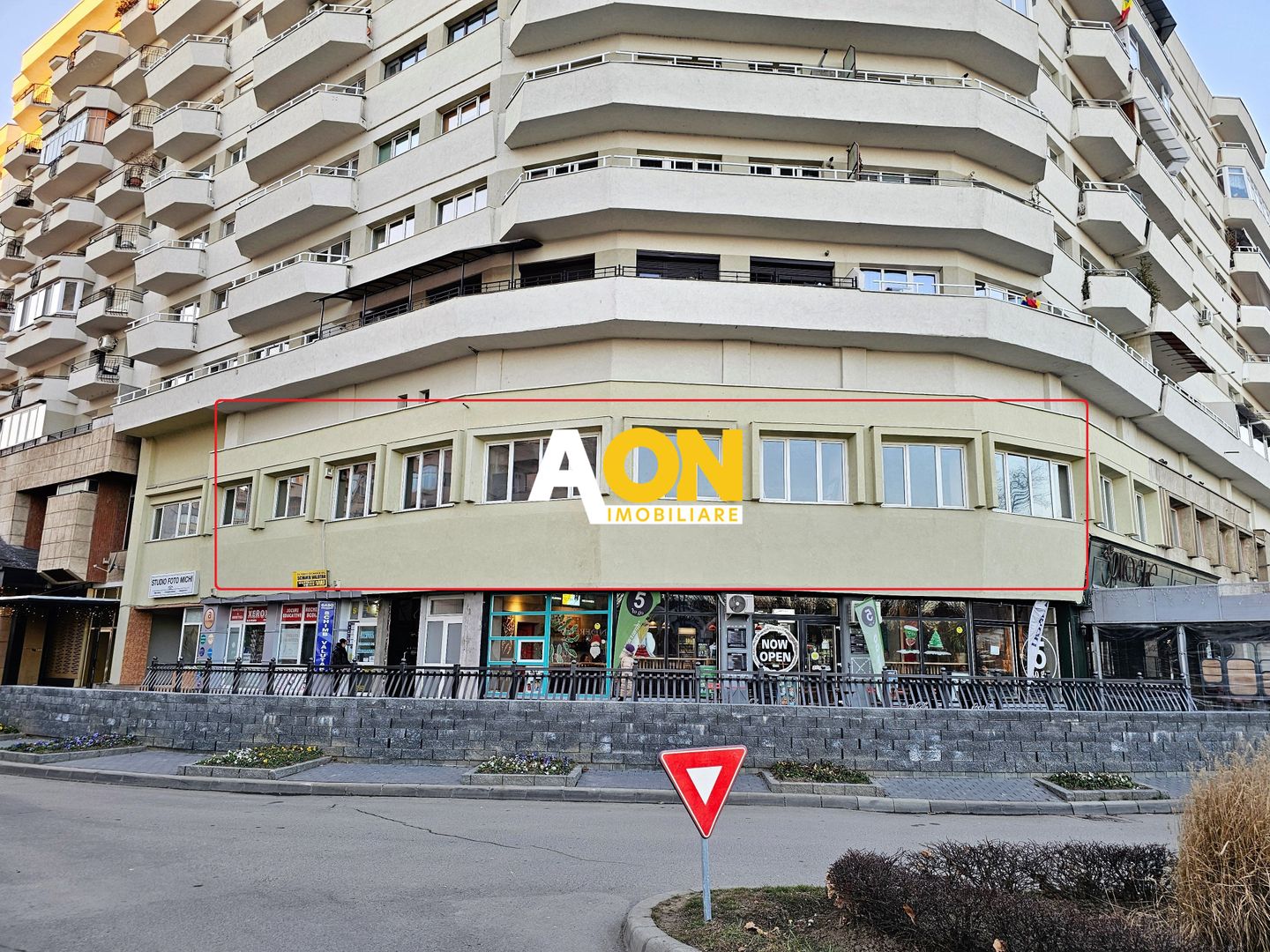 Spatiu comercial sau de birouri, 325 mp utili, M-uri - Poză 1