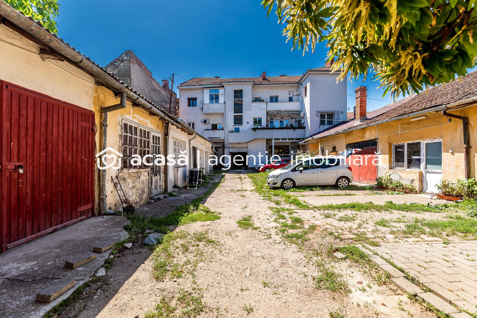 Apartament în centru cu acces auto și garaj propriu - Poză 7