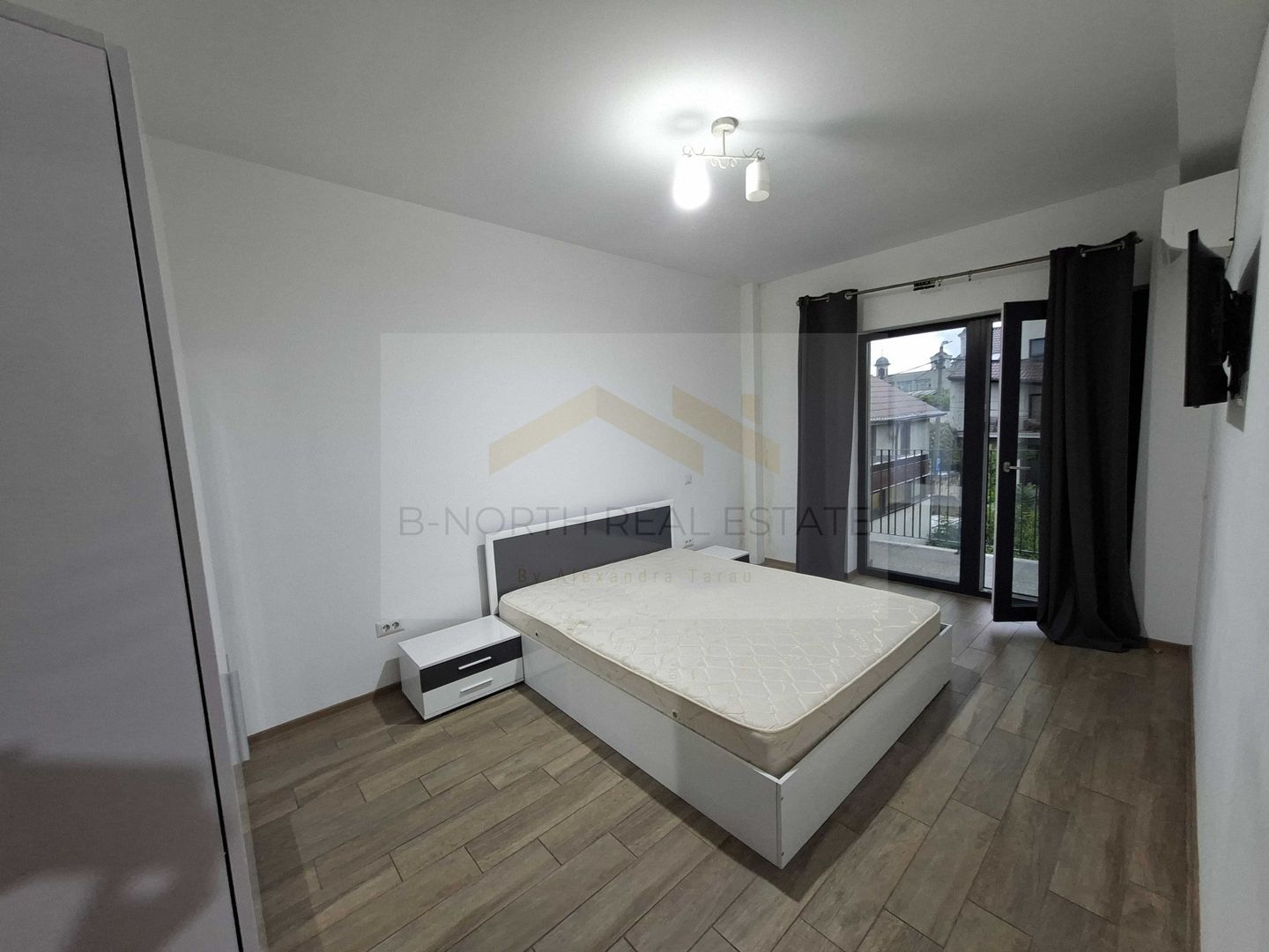 Apartament 2 camere de închiriat | Sector 4 | Cladire cu regim redus de inaltime - Poză 1