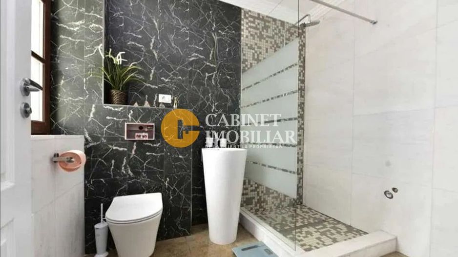 Casa individuala 4 Camere - la Asfalt - Poză 2