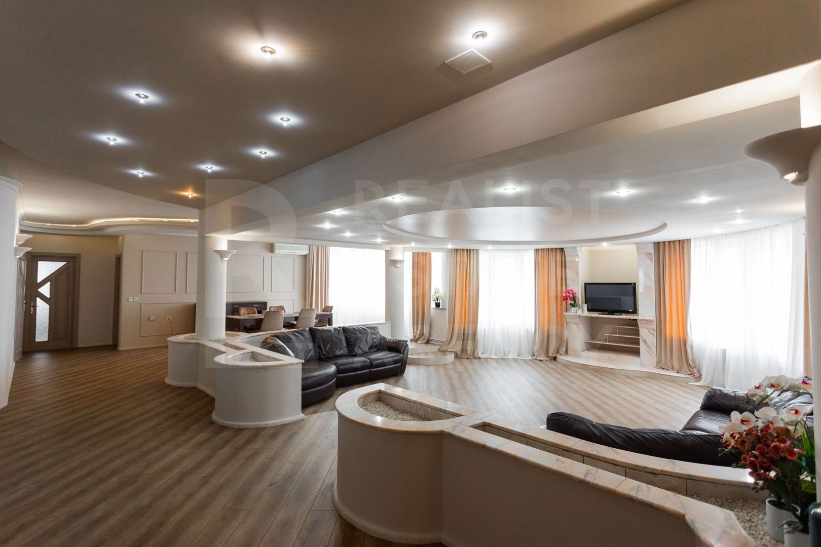 Chirie, apartament, 5 camere, strada Petru Rareș, Centru - Poză 9