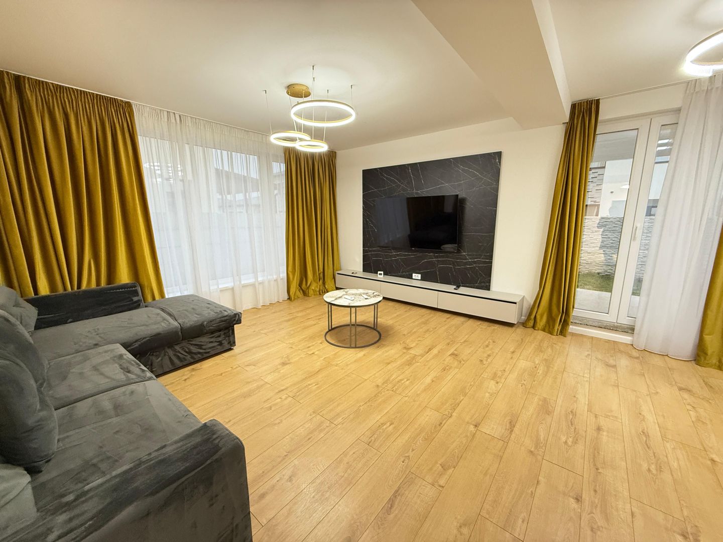 Vila Indivduala Aerocity Tunari - Poză 3