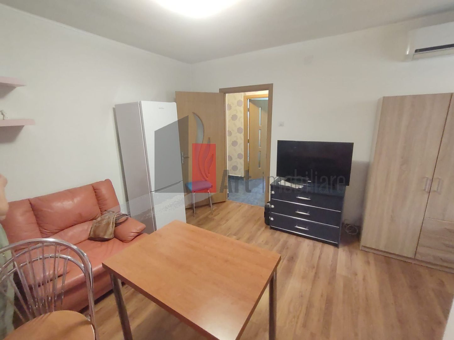 Închiriere apartament 2 camere Apărătorii Patriei - Poză 3