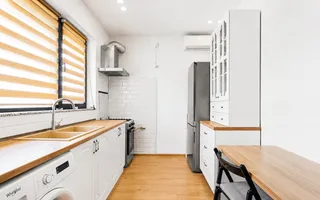 Vilă individuală cu piscină proprie | 3 locuri de parcare | - Poză 12