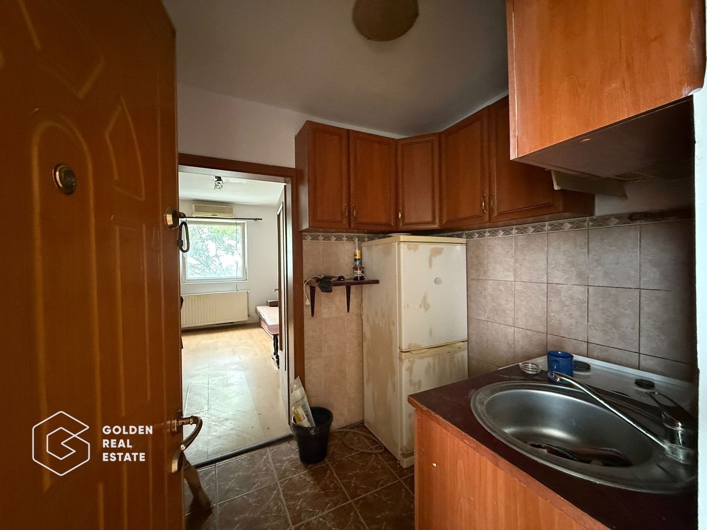Garsoniera  zona Iosefin, langa Turnul de Apa si malul raului Bega - Poză 1