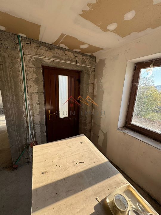 Vila S+P+E, priveliste deosebita, 6 camere, garaj, terasa, Cornu, PH - Poză 18