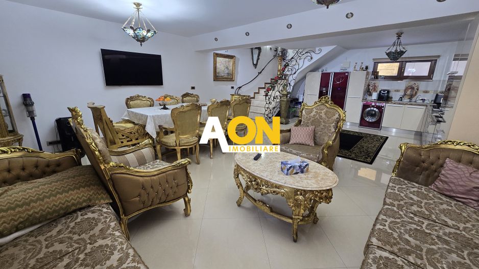 Casa Individuala 5 Camere, Zona Hotel Cetate - Poză 2