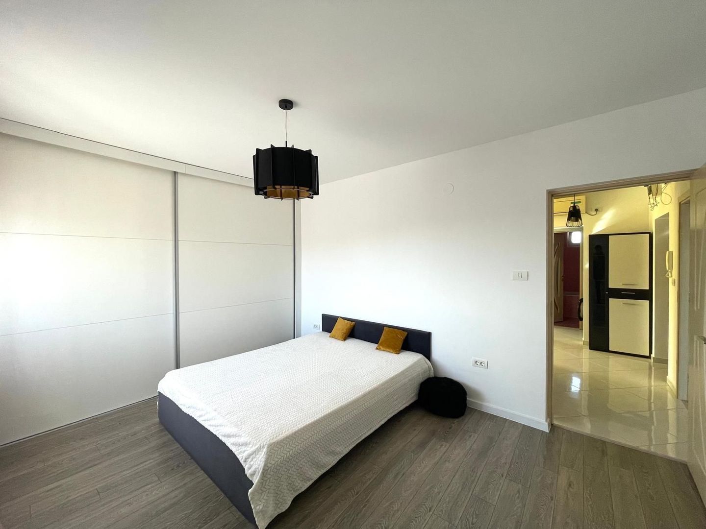 Apartament 3 camere zona Soarelui - 97.000 - Poză 3