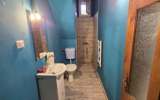 1 camera | centrala proprie | curte generoasa | zona excelenta | - Poză 7