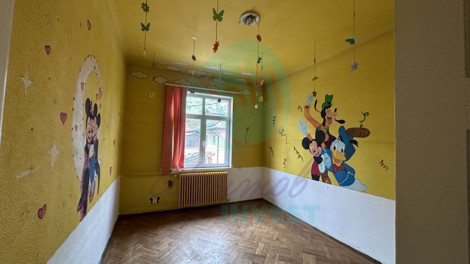 Casa in Vatra Luminoasa cu o curte generoasa - Poză 11