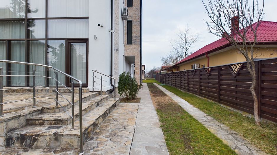 Casă în Ghermănești, Snagov – Eleganță și confort cu vedere la lac - Poză 2