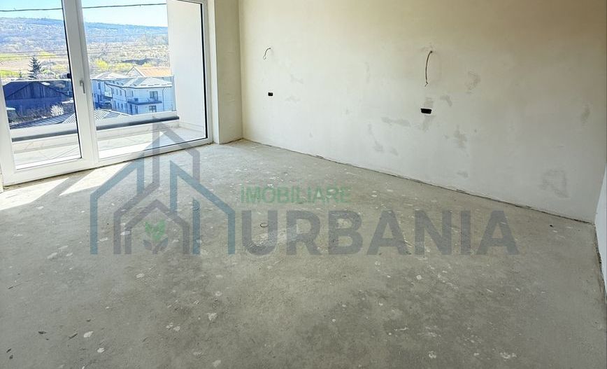 Vilă nouă în Barnova, 216 mp utili, 4 dormitoare, 4 băi, garaj, teren 700 mp - Poză 6