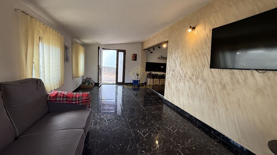 De Vanzare 2 Case In Curte Titulescu/Strada Crinului Teren 550MP - Poză 1