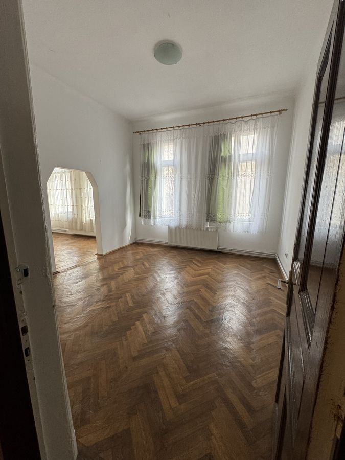 De vanzare apartament 4 cam. in vila 140 mp si curte 170 mp ultracentral sect 5 - Poză 6