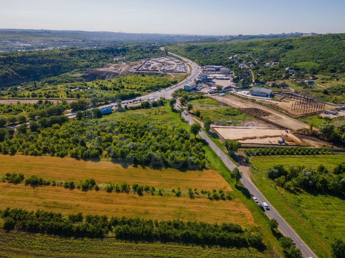 Vânzare teren, 0,8 ha, traseul Chisinau - Truseni - Poză 3