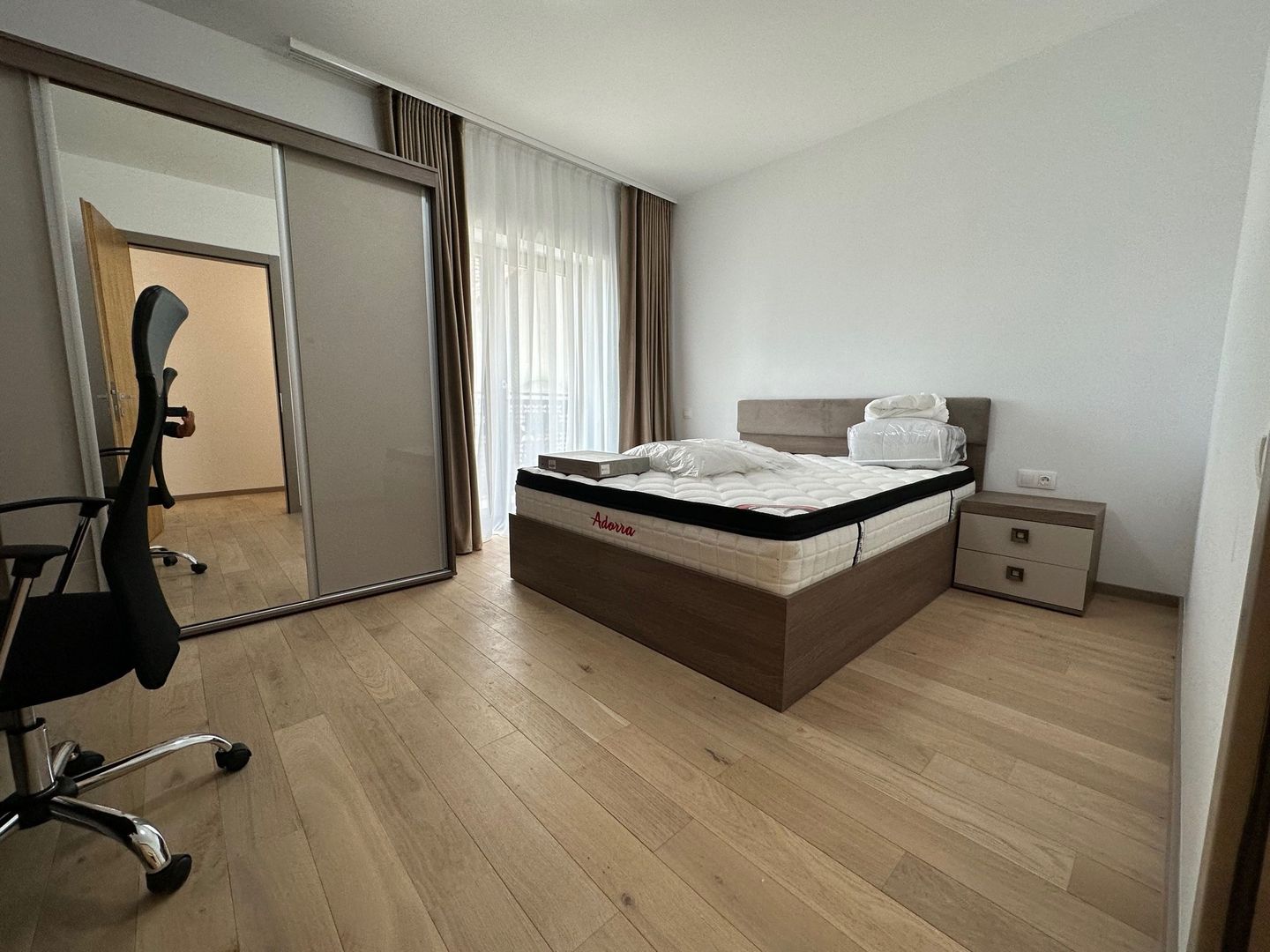 Apartament bloc nou 3 camere - parcare subterana - Poză 6