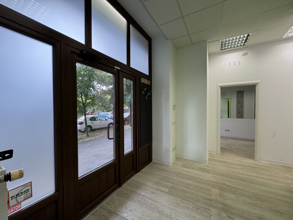 Spatiu servicii, birouri, Zona Modern. Comision 0 - Poză 3