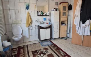 Casa pentru 2 familii, 7 Camere, 2 Garaje, 1500MP Teren - Poză 26
