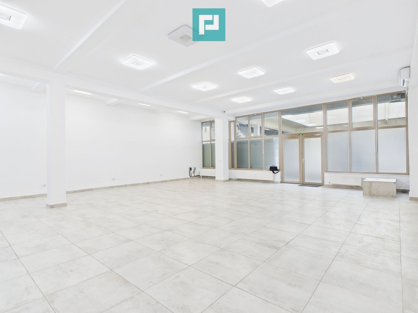 Spațiu comercial 113mp - Frumos Renovat - Cantemir - Poză 2