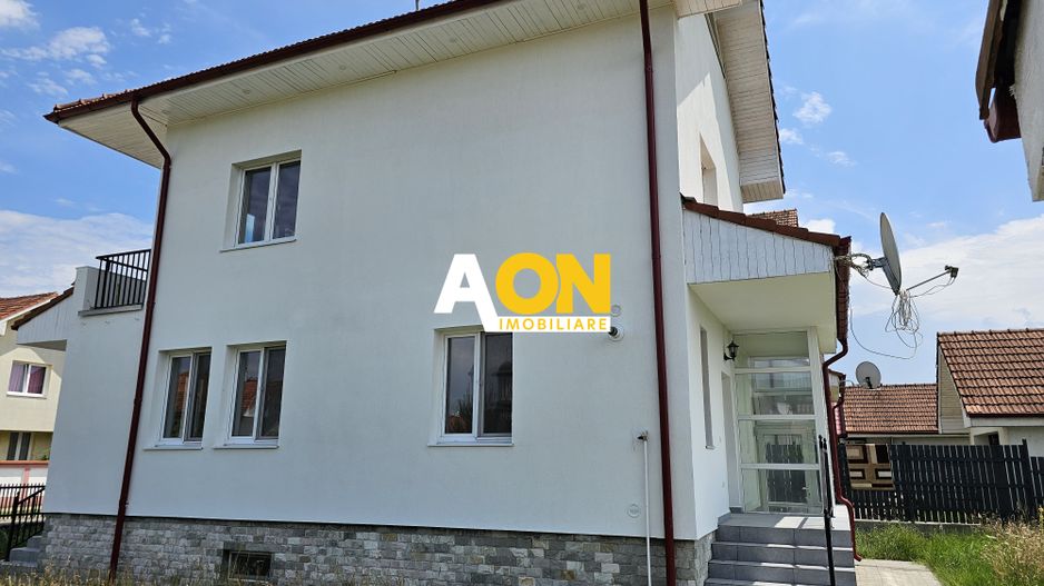 De vanzare casa 3 camere, 802mp teren, Cetate - Poză 2