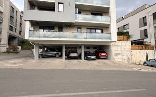 Apartament cu 2 camere de vânzare cu gradina proprie si parcare - Poză 2