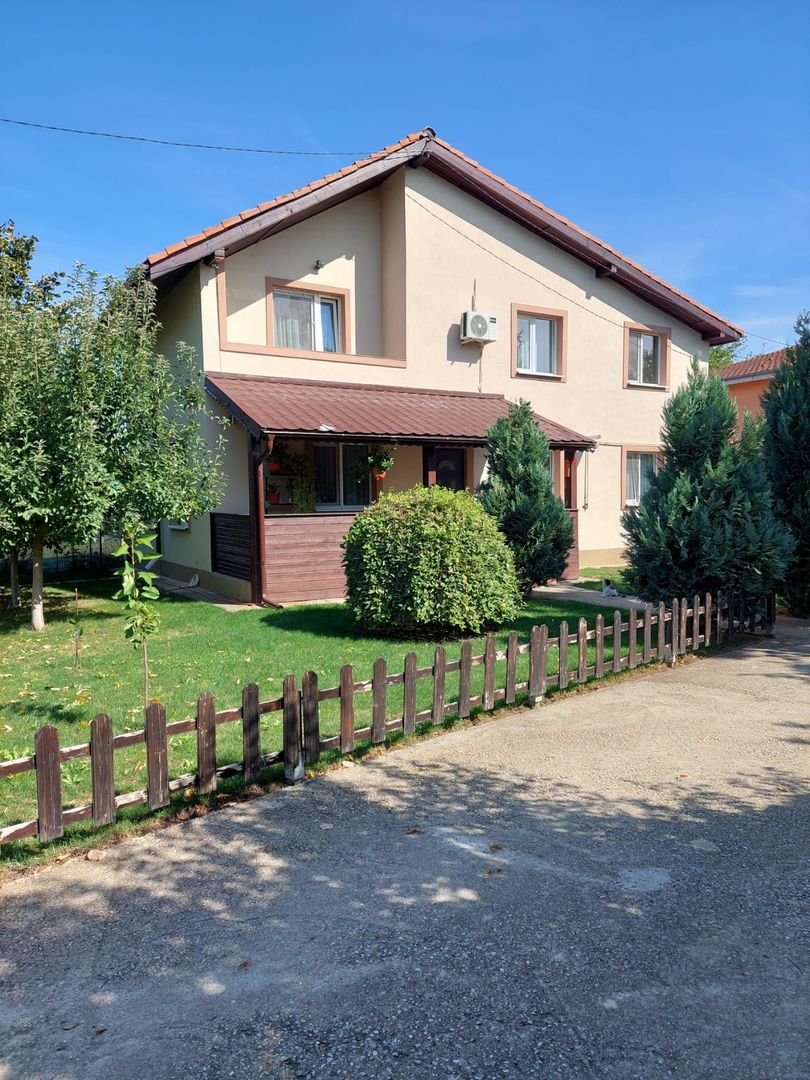 Oază de liniște și confort la doar 15 minute de Capitală – Săbăreni - Poză 2