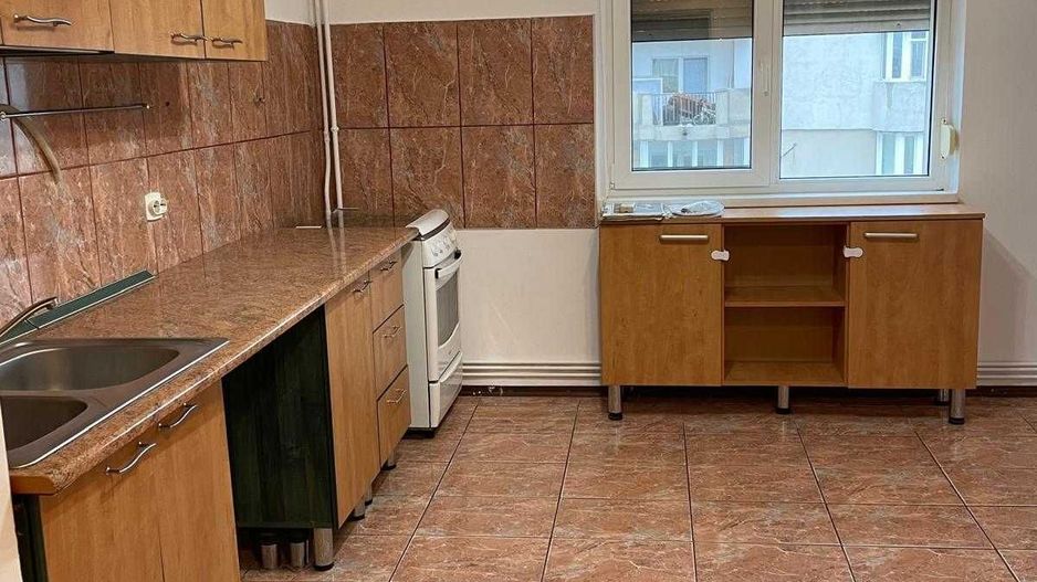 De vanzare 3 camere, centrala,  etaj 8, instalație nouă,  zona 13 Septembrie - Poză 2