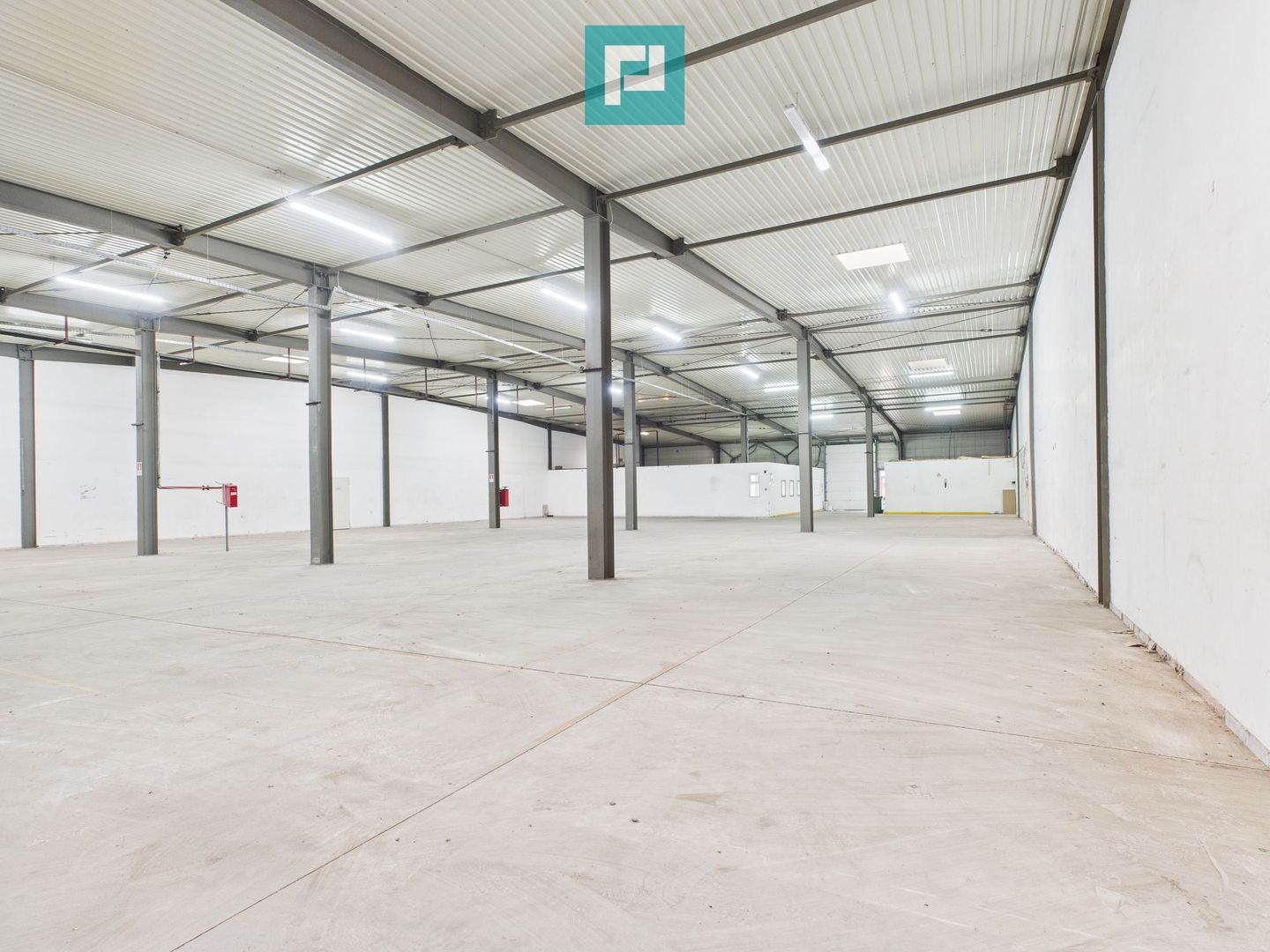 Hală și spații de birouri în Arad - Poză 12