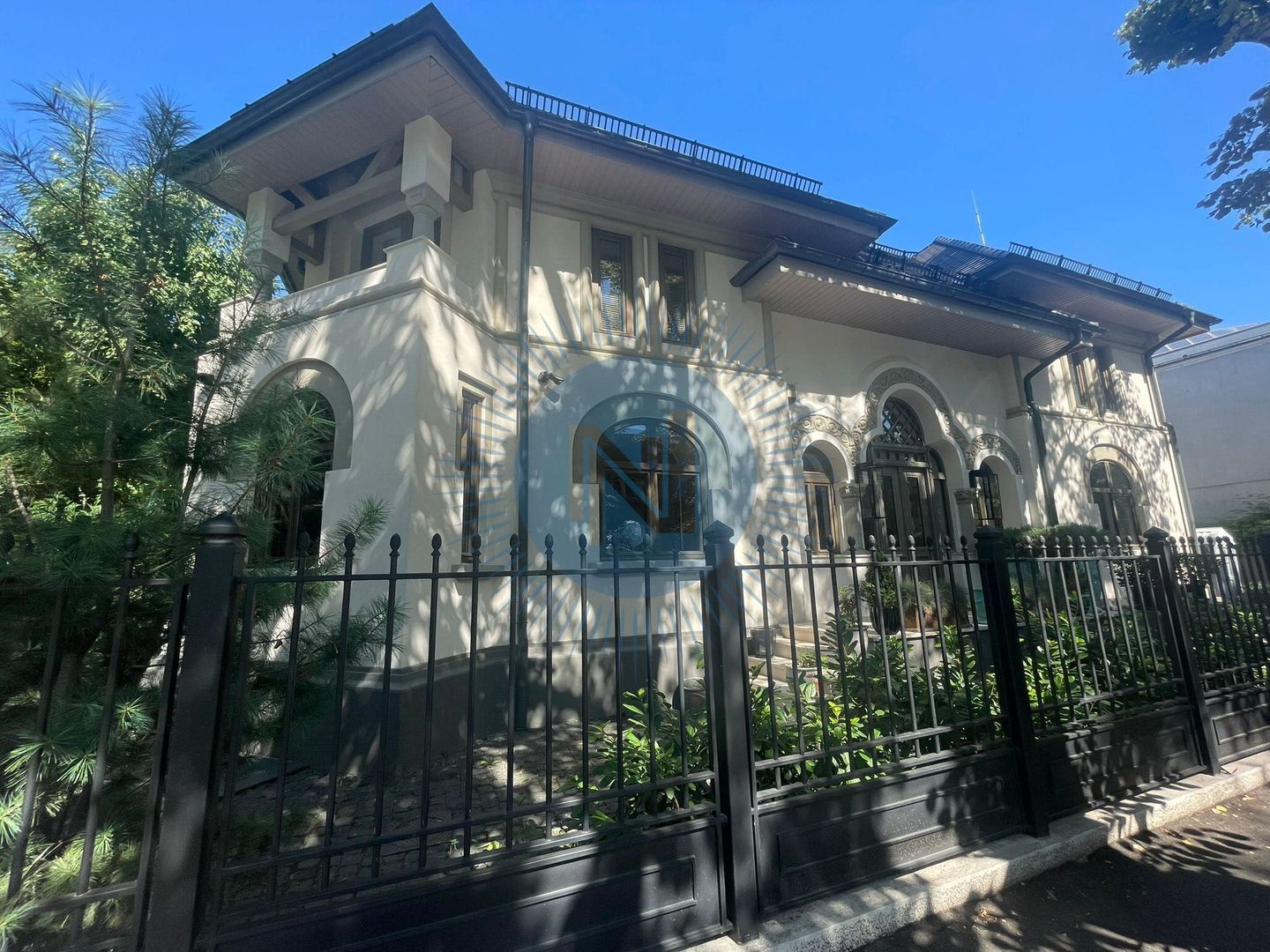 Vila unicat  Casin plus Imobil anexat - Poză 1