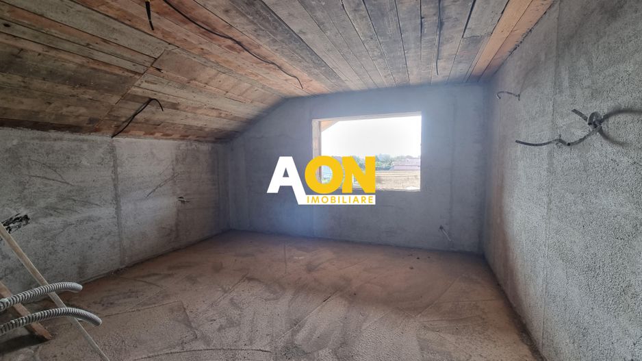 Casa la rosu,2100 mp teren,zona Micesti - Poză 8