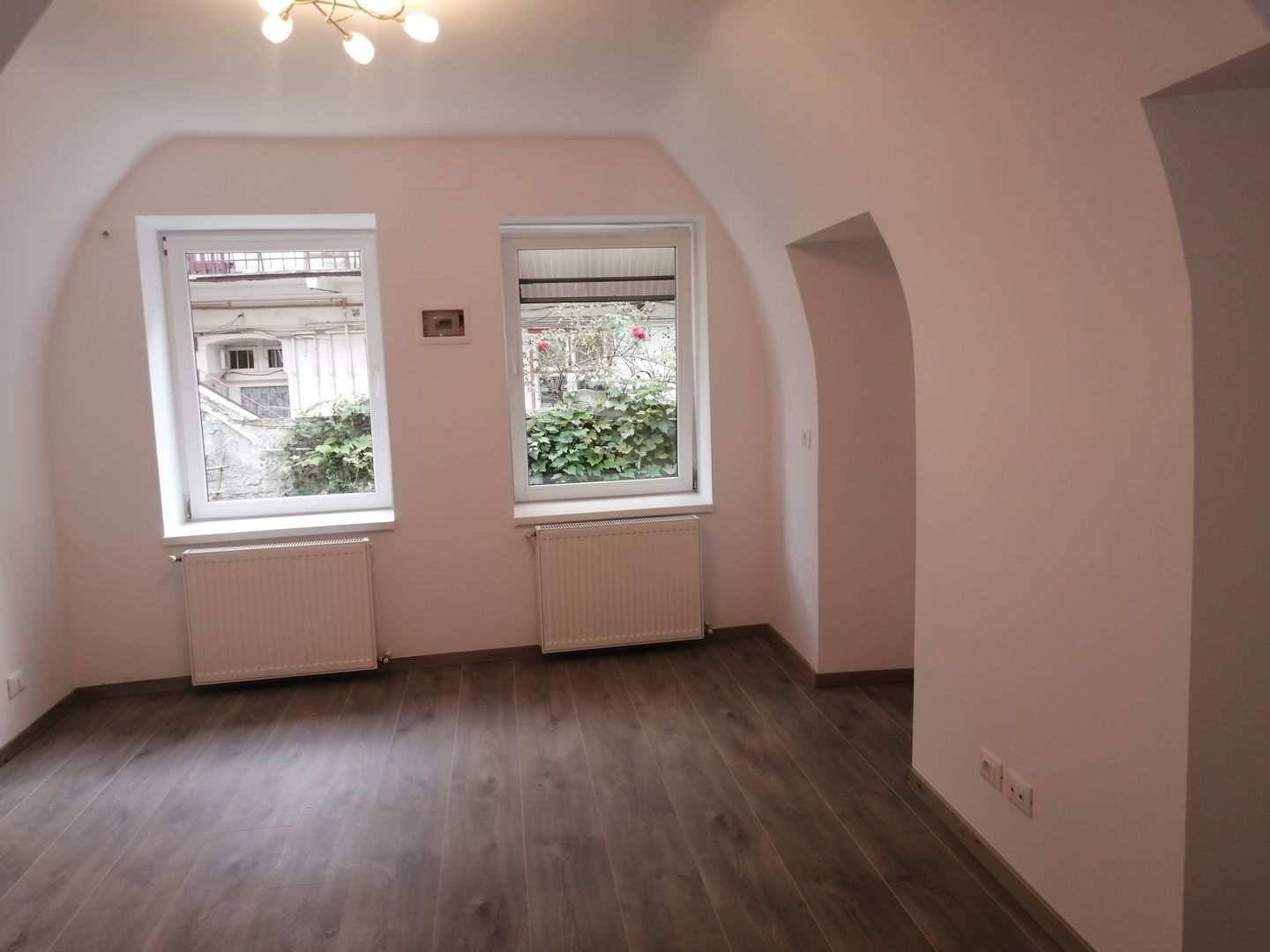 Vânzare apartament spatios,  in zonă ultracentrală - Poză 3