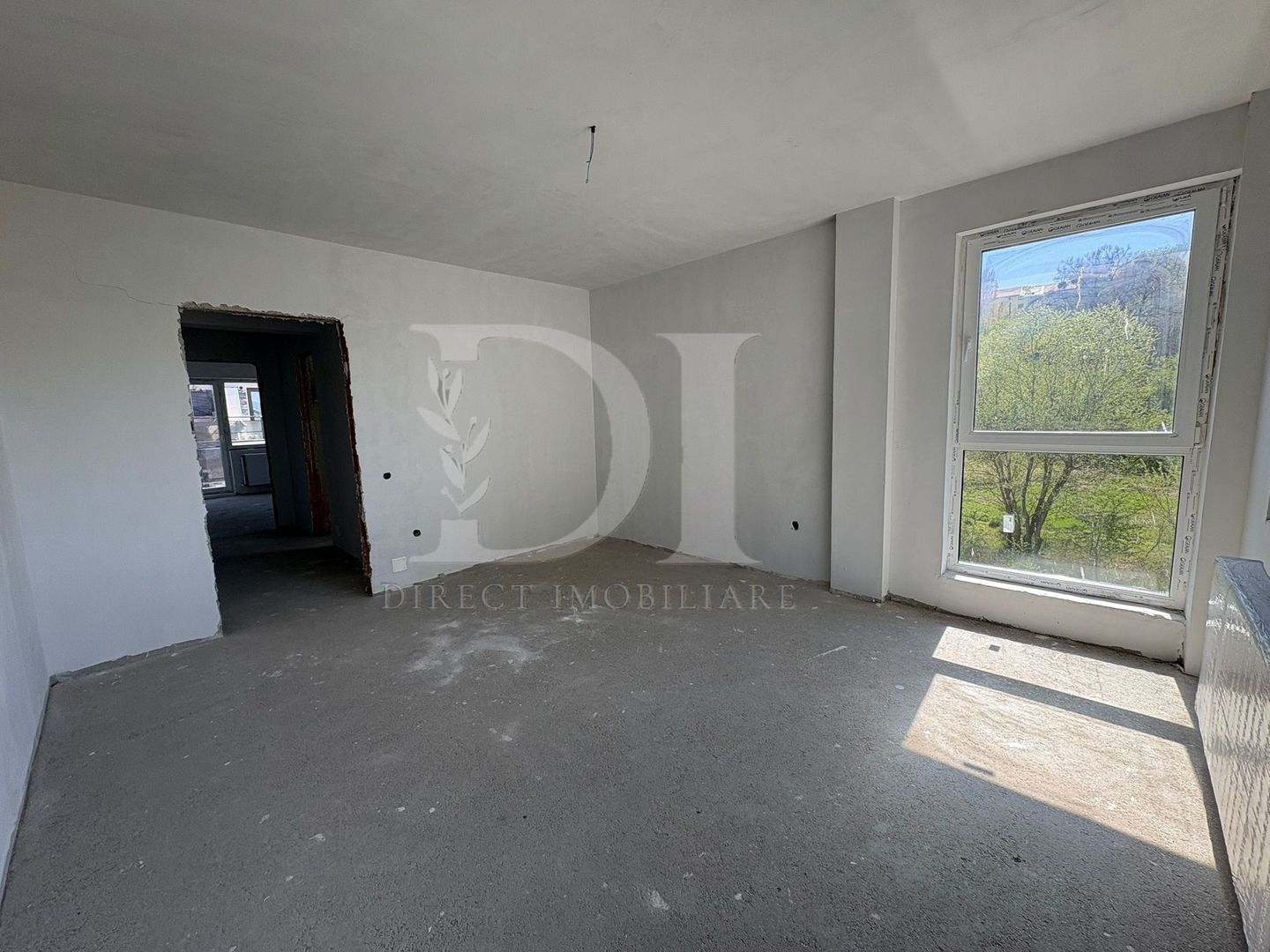 Apartament decomandat - Poză 1