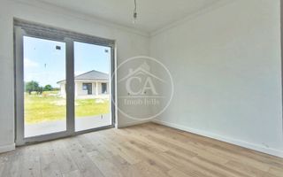 Apartament la casă de vanzare cu 2 camere si curte, Santandrei, Bihor - Poză 4